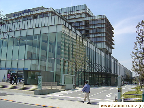 Posh medical center near KL's office. It has a convenience store right inside