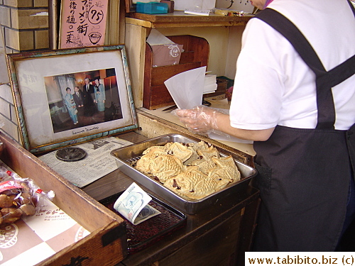 A batch of freshly-made taiyakis