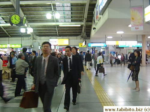 Just a normal afternoon inside Shinagawa Station and it's raining outside