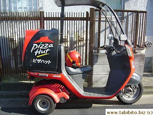 Pizza Hut delivery bike
