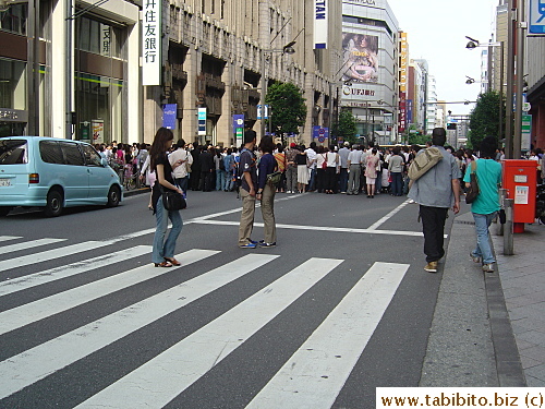 Street closed for performers in Shinjuku on a Sunday