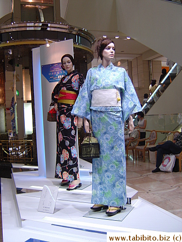 A person in full yukata garb would look like them