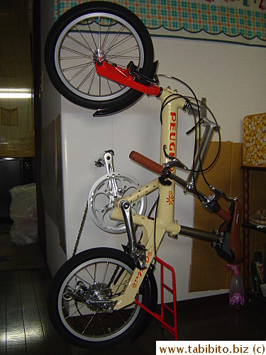 It can be stored upright