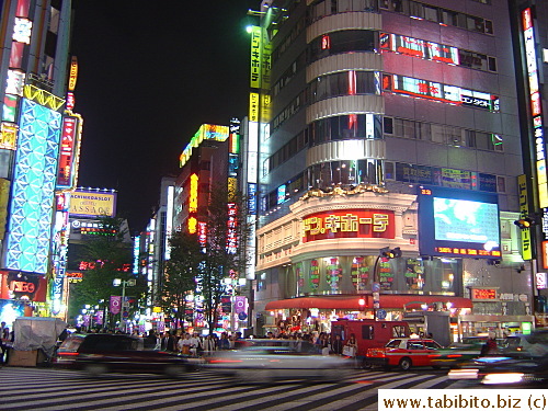 Another Shinjuku night shot, 1015pm