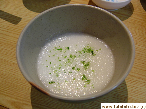 Grated Japanese yam becomes a bowl of slimy stuff