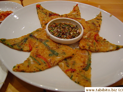 Yummy kimchi chijimi (Korean pancake)