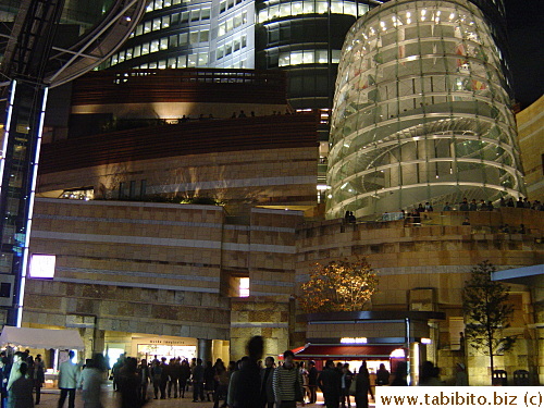 Lots of visitors in Roppongi Hills on weekends