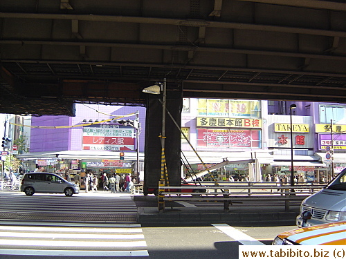 Takeya is just one big intersection away from JR Omachikachi Station