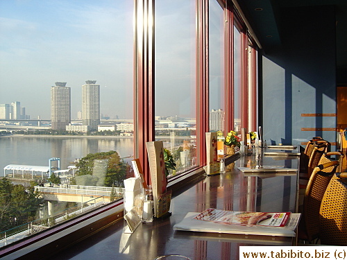 Our seats are at the far end of this counter which gives us magnificent view of Odaiba bay and Rainbow Bridge