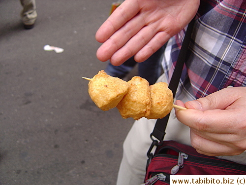 We bought deep-fried squid balls from the two ladies, the squidballs were a little fishy in taste