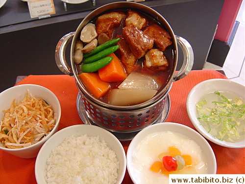KL's beef pot lunch set looks too good to be true, and it does
