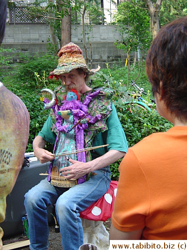 Another talented musician who controls all the musical instruments his doll plays. He also speaks fluent Japanese