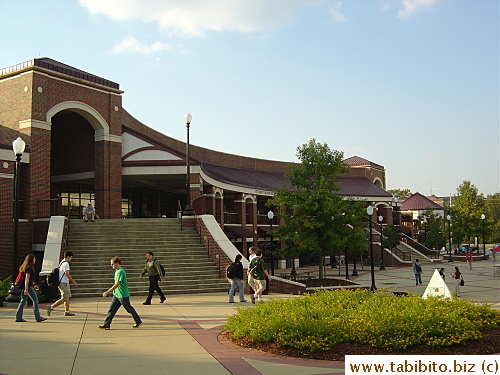 The new façade of the stendent center