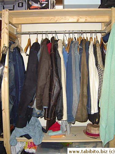 Marco made this wardrobe from scratch. He said carrying the wooden beams and planks was not too hard, but he does live on the third floor with no elevator, so I don't know how he thought that wasn't hard