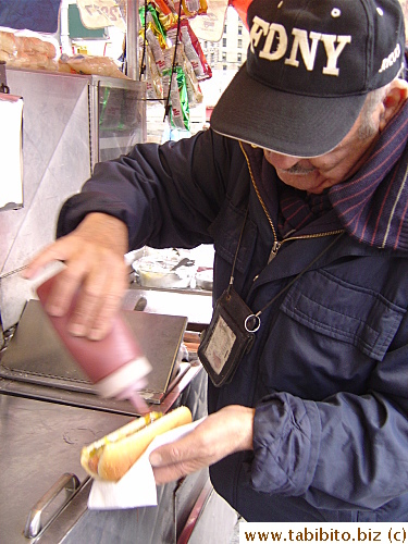 We finally got to eat a NY hotdog from a vendor