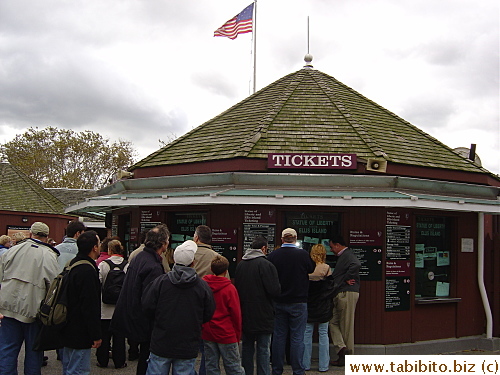 Lines of people getting ferry tickets at Clinton Castle