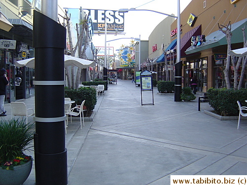 The day before leaving LA, KL had some free time to check out this shopping area not far from the hotel