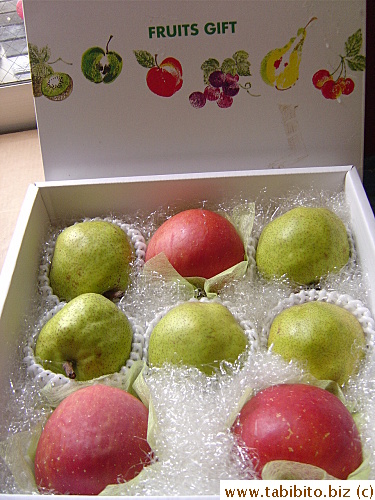 Huge apples and Bartlett pears