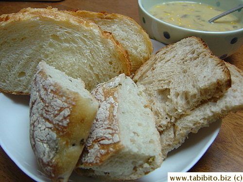 Corn soup and bread for dinner