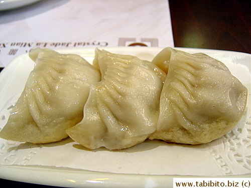 Pan-fried Pork Dumplings (these were also juice-logged and the bottom's crispy.  The skin was neither too thick nor too thin, just the right texture and thickness)  HK$20/US$2.5