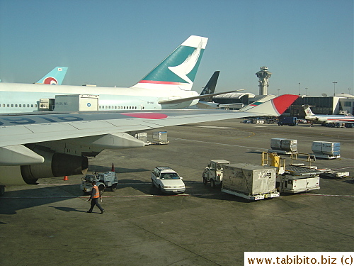 KL said he took this picture to show how close the two planes were, but you might have to look hard to see that