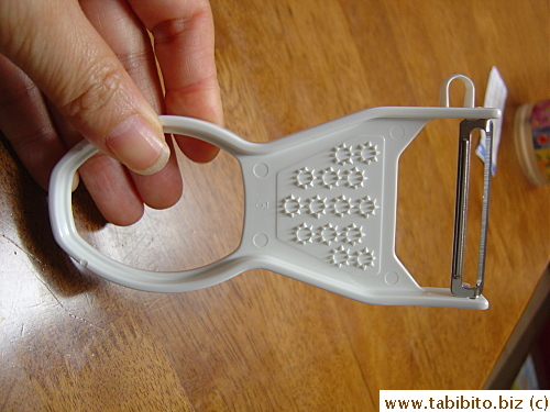 The new set came with a peeler/mini grater