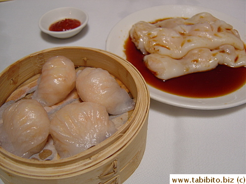 Prawn rice rolls and prawn dumplings (oops, ordered too many prawn dim sum)