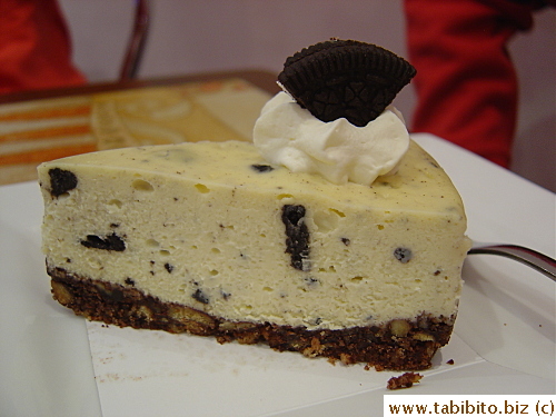 KL's Cookies & Cream Cheesecake