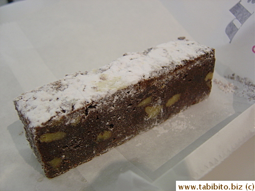 KL and Serlina shared this brownie there