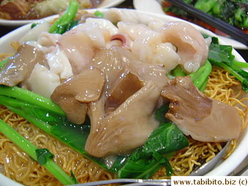 Crispy fried noodles with seafood sauce, Mmmmmm