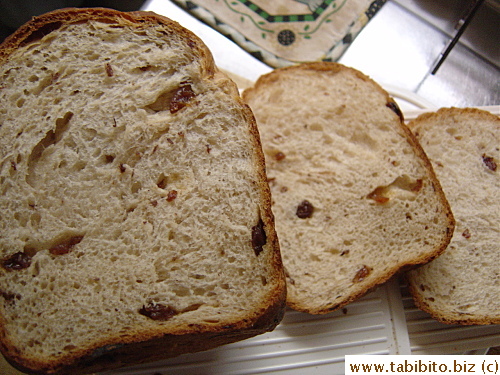 Cinnamon raisin loaf, yum yum