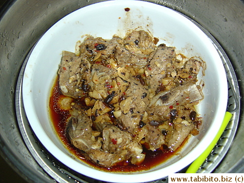 Steamed pork spare ribs in black bean sauce, 20 minutes.  I used to steam them for an hour in the old pot