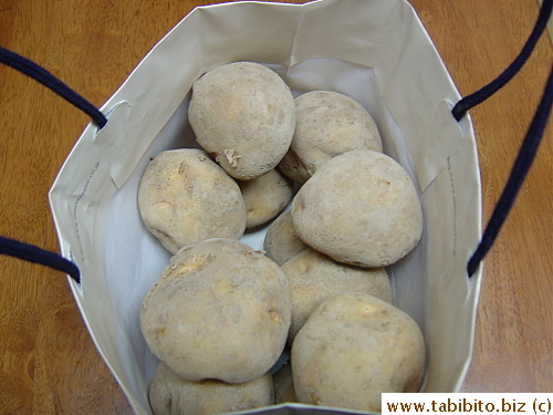 Miss Y gave us a bag of potatoes from a large box she got sent from a relative in Hokkaido