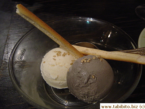 White & Black Sesame ice cream 300Yen