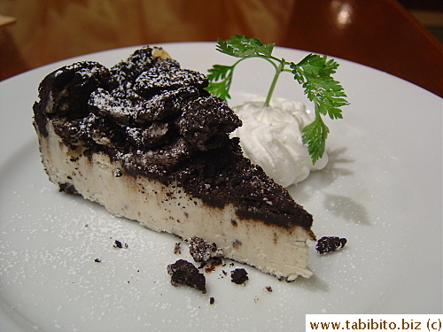 Cookie and Cream Cake 600Yen/$5.6