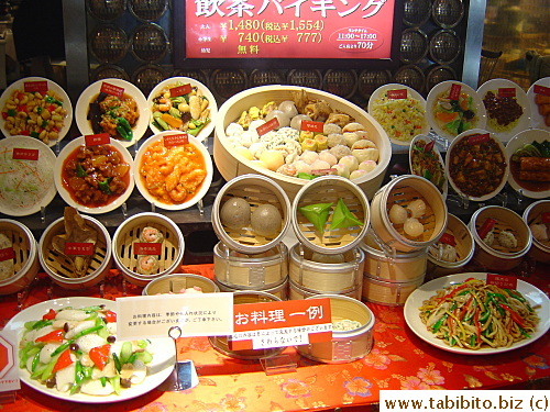 Replicas in Chinese restaurants are often exaggerated