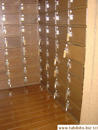 Lockers to store shoes