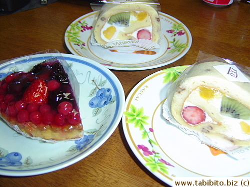 Serlina bought dessert