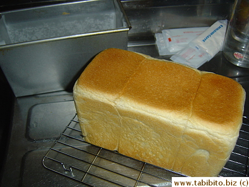 This loaf slips right out of the lined tin