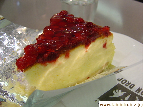Afterwards we had dessert at Lemon drop. KL had raspberry cheesecake