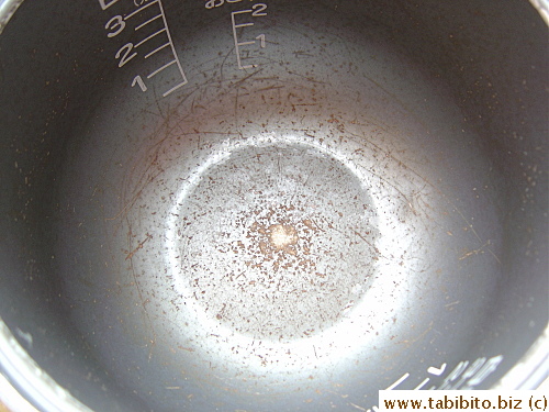 The inner pot is badly scratched