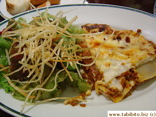 My lunch: Lasagna with salad 1200Yen/US$11 Its taste was surprisingly acceptable to me though I don't like cheese and white sauce