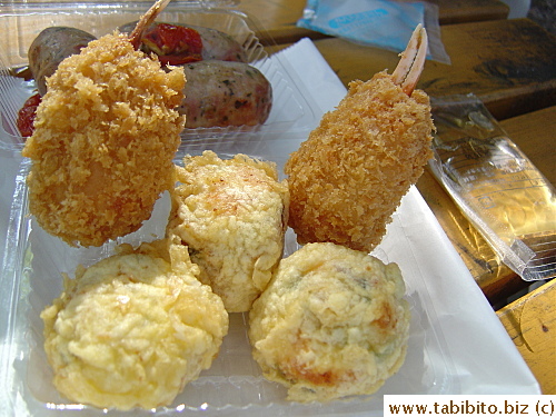 Fried crab claws and fried meatballs with fresh lotus root