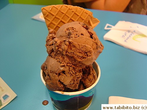 Breakfast! S$4.9 for two scoops