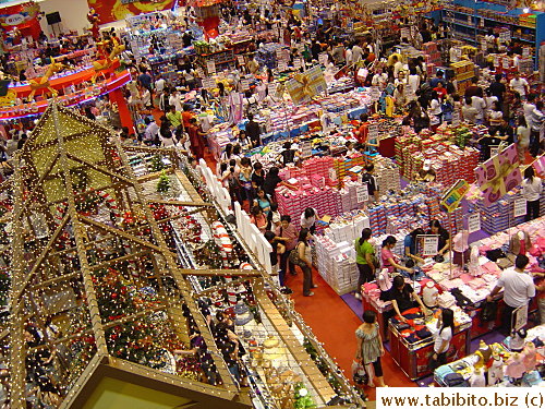 Christmas sale in the basement of Takashimaya