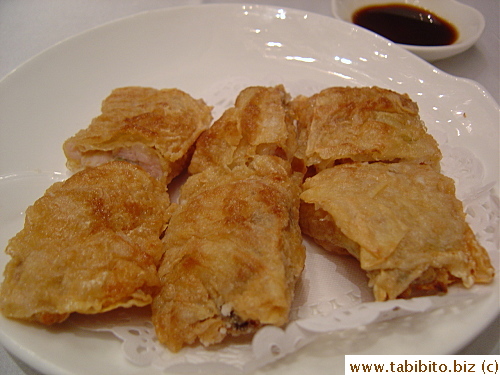 Prawn-stuffed bean curd skin S$4.5, delicious