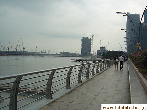 Walking along the Esplanade toward the Merlion, the sky looking very dark