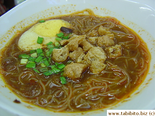 And Mee Siam (tasted like sambal)