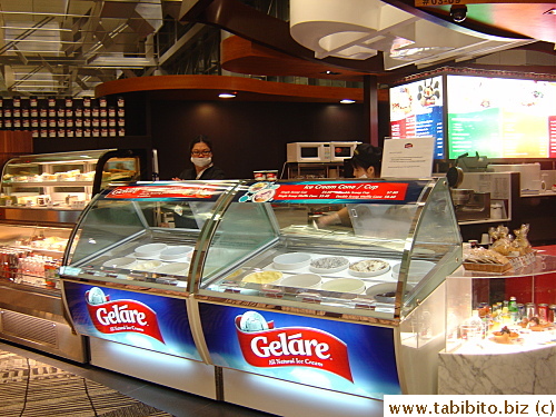 KL got his cheesecake from this shop called Gelare