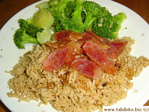 Dinner: rice with steamed sausages and garlic broccoli 